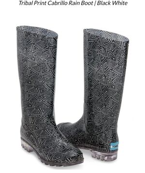 New TOMS  Cabrilla print rain boots